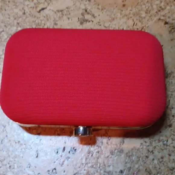Giorgio Armani Limited Edition Red Makeup case/Clutch, NIB - Picture 2 of 6